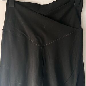 Aerie Offline Real Me 3/4 Crop High Rise 
Leggings